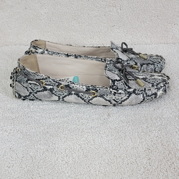 Cole Haan Cary Black/Gray Snakeskin Print Comfort Driver Loafers Sz 9.5B - Picture 1 of 11